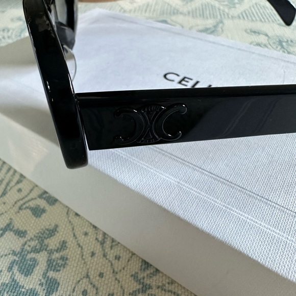 Triomphe 01 sunglasses in Acetate - Black on Black - Picture 4 of 7